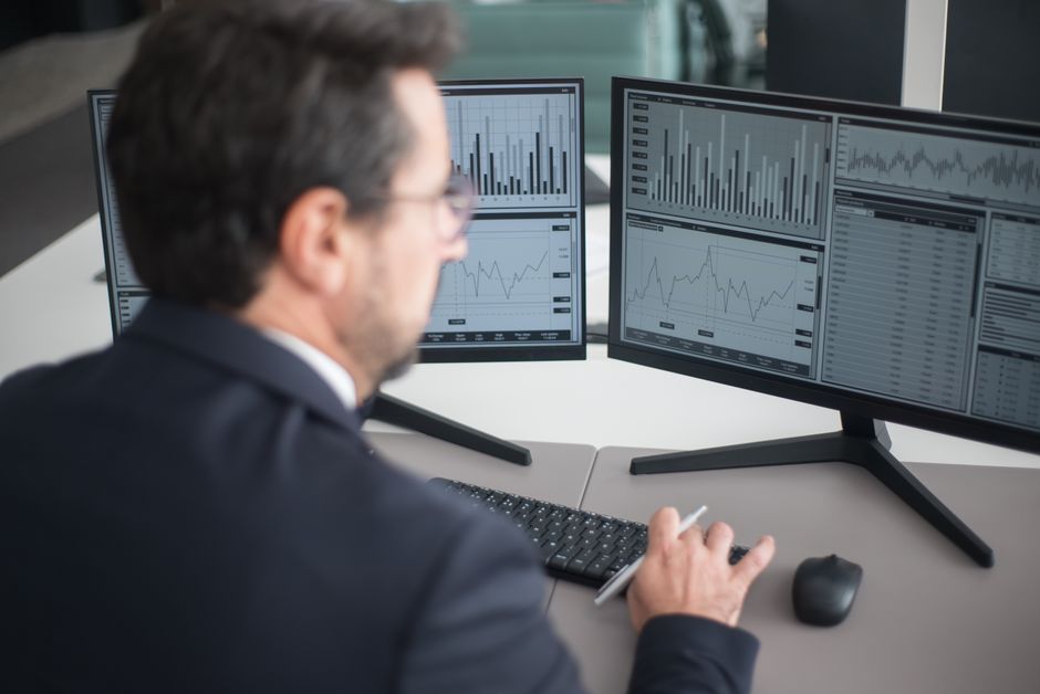 Telecommunications network data analysis and performance monitoring